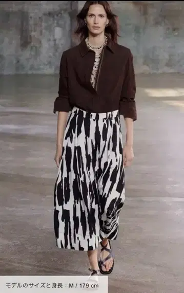 ZARA 프린트 미디 스커트 M