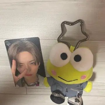 TREASURE 하피단부이 케로케로케로피 콜라보 요시 도영 팔츠