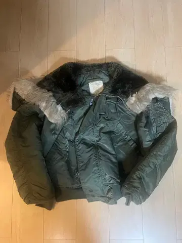미국산 ALPHA INDUSTRIES N-2B Kohjiya 착용
