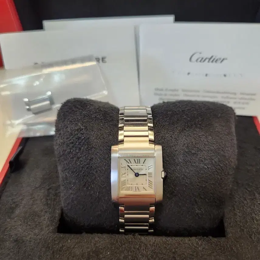 까르띠에 Cartier 탱크 신형 사진 1