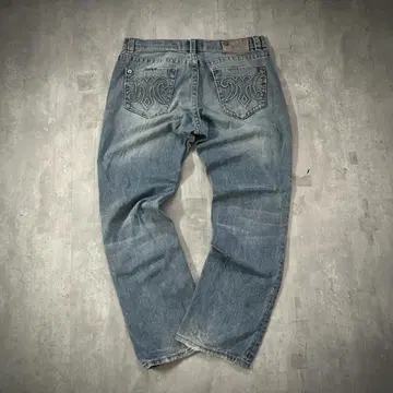 D747 초와이드 W38 MEK DENIM 자수 스터드 가죽 패치 배기