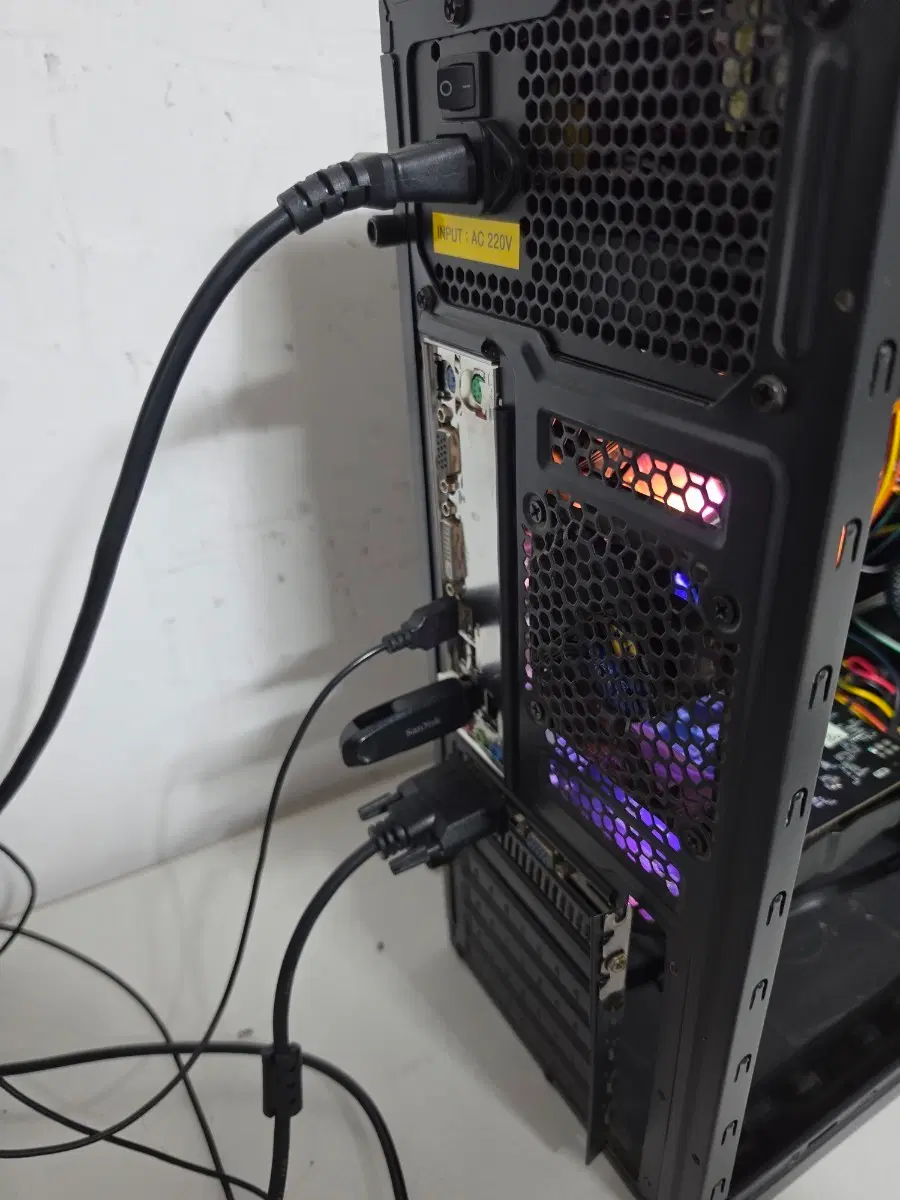 i3 4130/8램/SSD256/지포스650본체