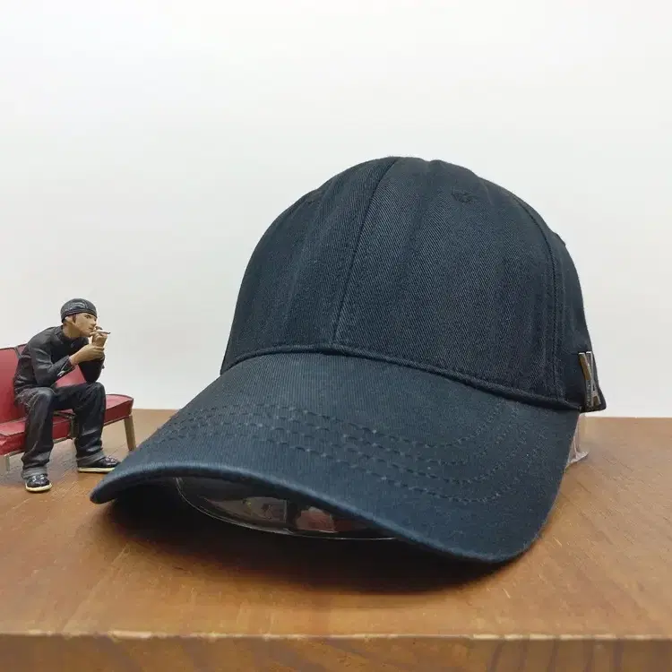 VARZAR 바잘 금속 로고 모자 블랙