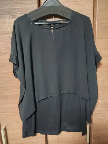 CoSTUME NATIONAL 쉬폰 레이어드 반팔 블라우스 블랙