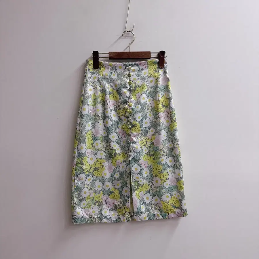ZARA 자라 플로럴 콩단추 새틴 미디 스커트