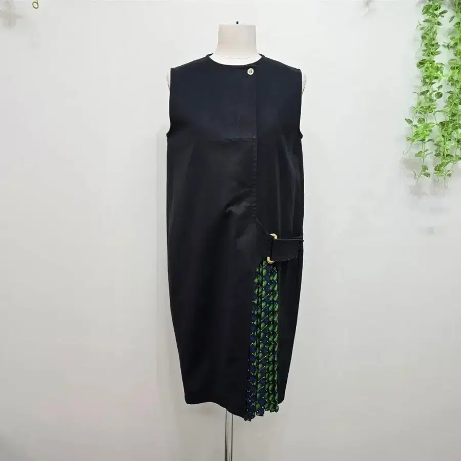겐조 플리츠 배색 민소매 원피스
