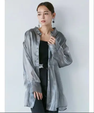 MURUA 샤이니 시어 셔츠
