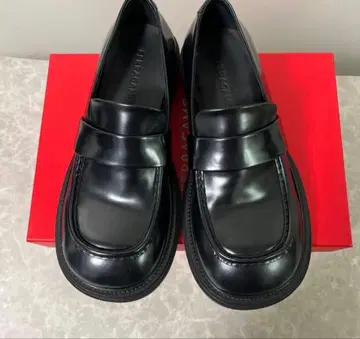 미사용 새상품 페라가모 빅버블 로퍼 블랙 26cm