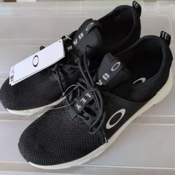 OAKLEY 오클리 러닝화