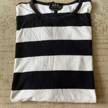 APC 블랙 화이트 보더 T셔츠 XL 사이즈