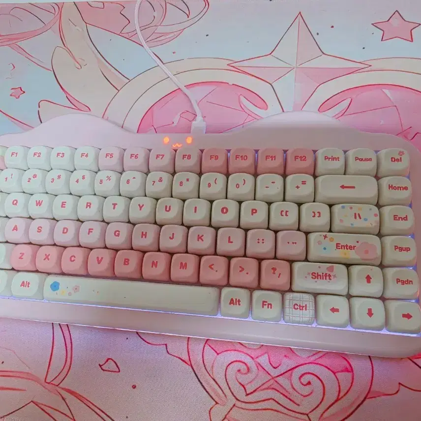 YUNZIIキーボードC75猫マカロンケーキピンク輪郭キーボード