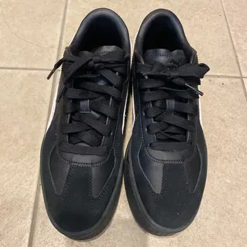 PUMA 카르멘 T2 통굽 스니커즈 블랙 화이트