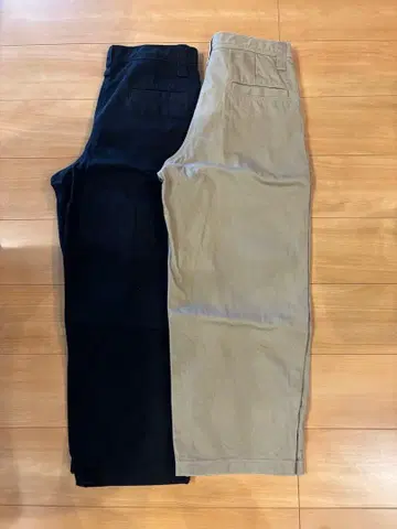 UNIQLO 와이드 핏 치노 2개 세트