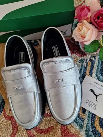 PUMA 여성용 로퍼 23cm 실버 새상품