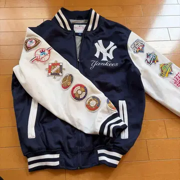 G-III MLB 양키스 바시티 자켓 M 사이즈