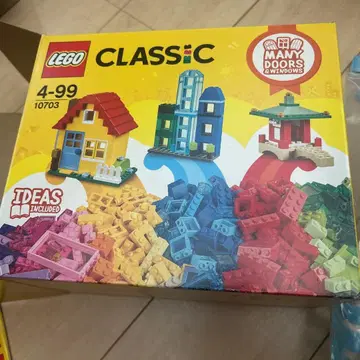 LEGO Classic 10703 Many Doors & Windows