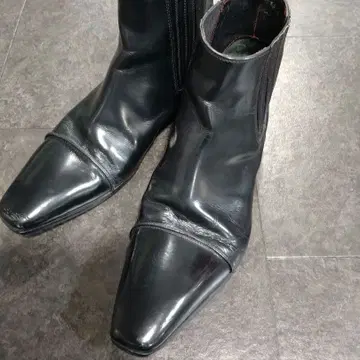 [ 새상품급 빈티지 가죽 부츠 ] HUGOBOSS 숏부츠 블랙