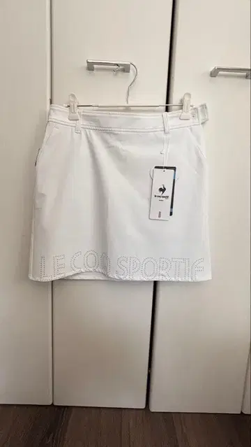 새상품 르꼬끄 스커트