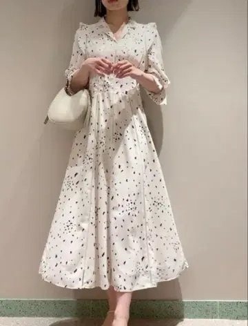 스나이델 뷔스티에 라이크 프린트 스커트