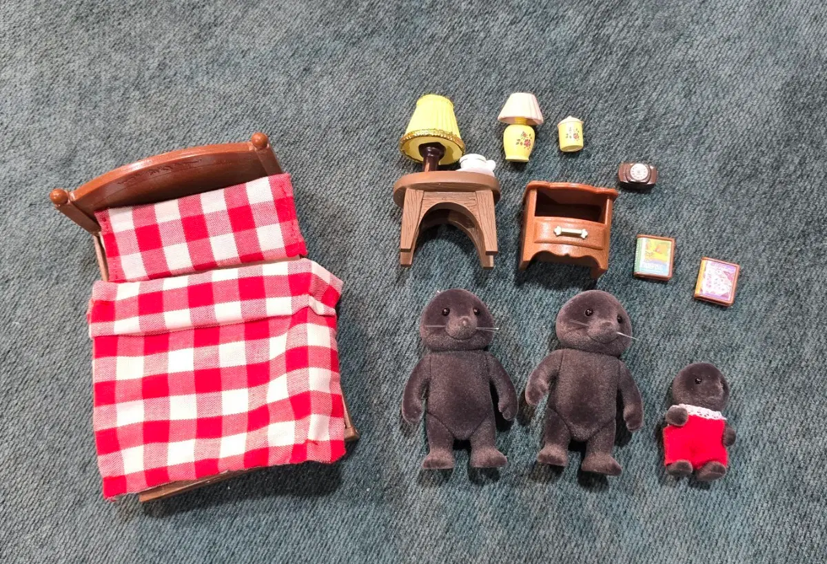 실바니안 두더지 3마리 + 침대 가구