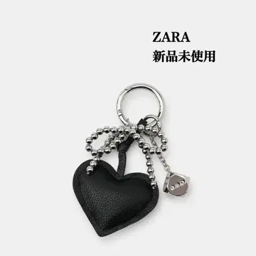 완판템 ZARA 하트, 리본, 다이스 참 키링 미사용 새상품 블랙
