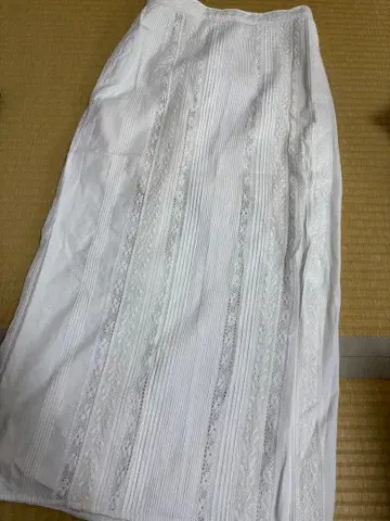 Pheeta 화이트 레이스 롱 스커트