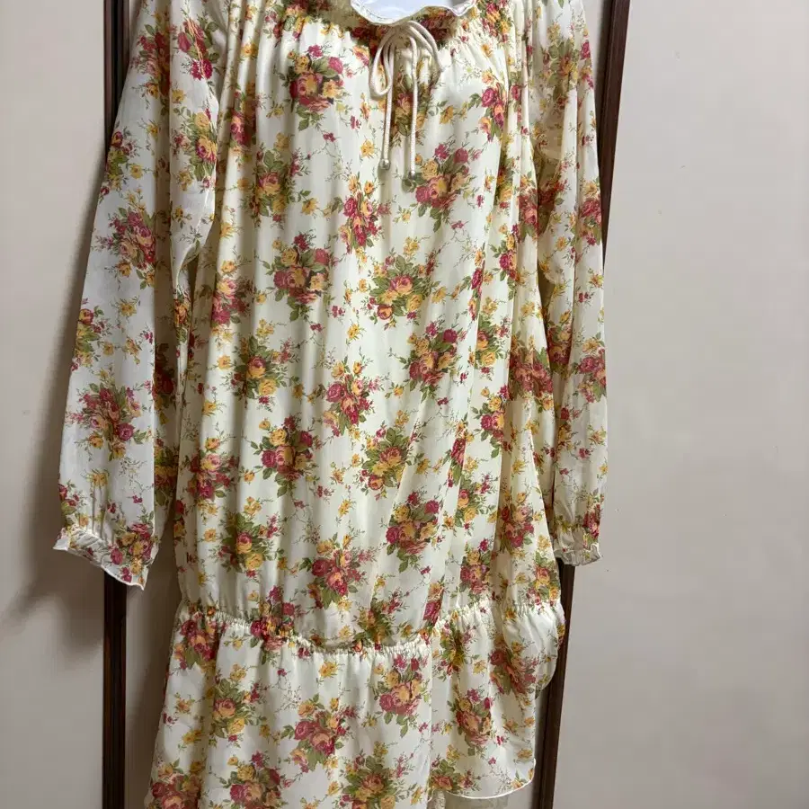 모리 꽃무늬 유럽풍 레이스 원피스