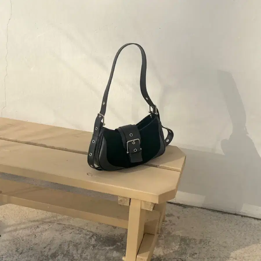 미니 숄더백 블랙 스웨이드 가죽 콤비