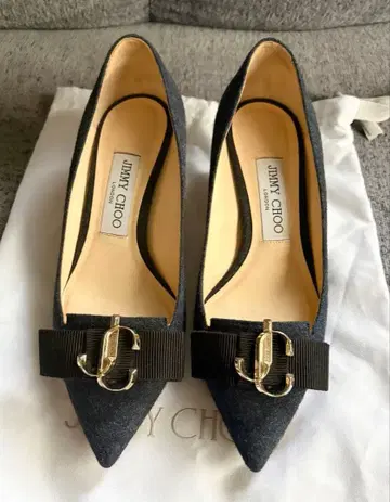 JIMMY CHOO 로고 플레이트 리본 펌프스