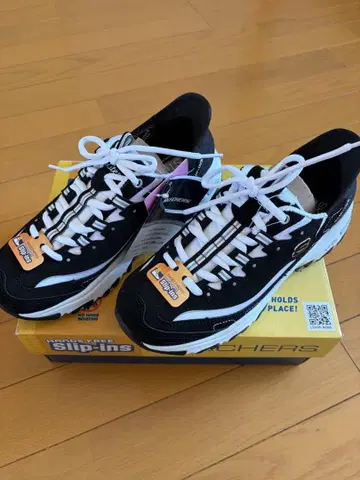 SKECHERS Hands Free Slip-ins 스니커즈