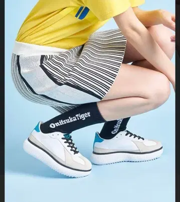 오니츠카타이거 데레시티 White/Light blue 23.0cm