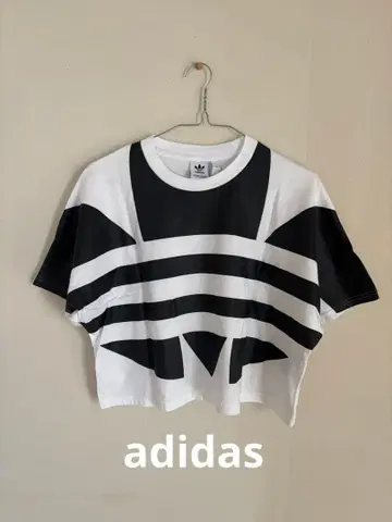adidas 크롭 T셔츠 화이트/블랙