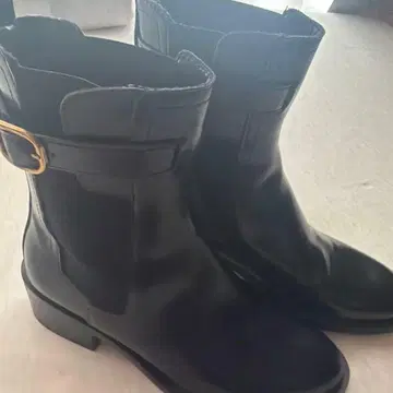 ZARA 블랙 버클 부츠 사이즈 37