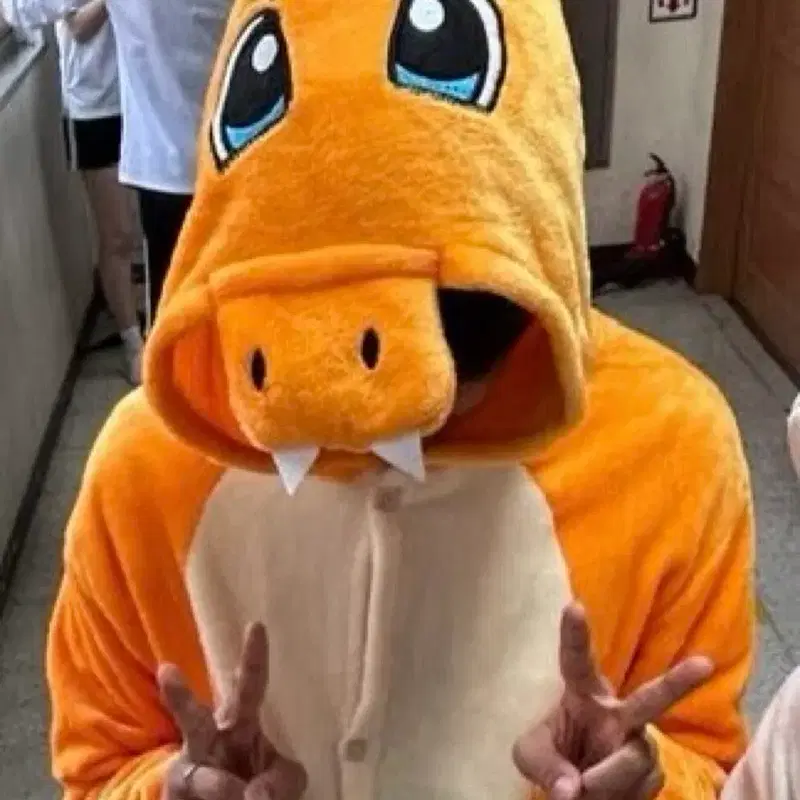 졸업사진 포켓몬스터 파이리 동물잠옷 대여