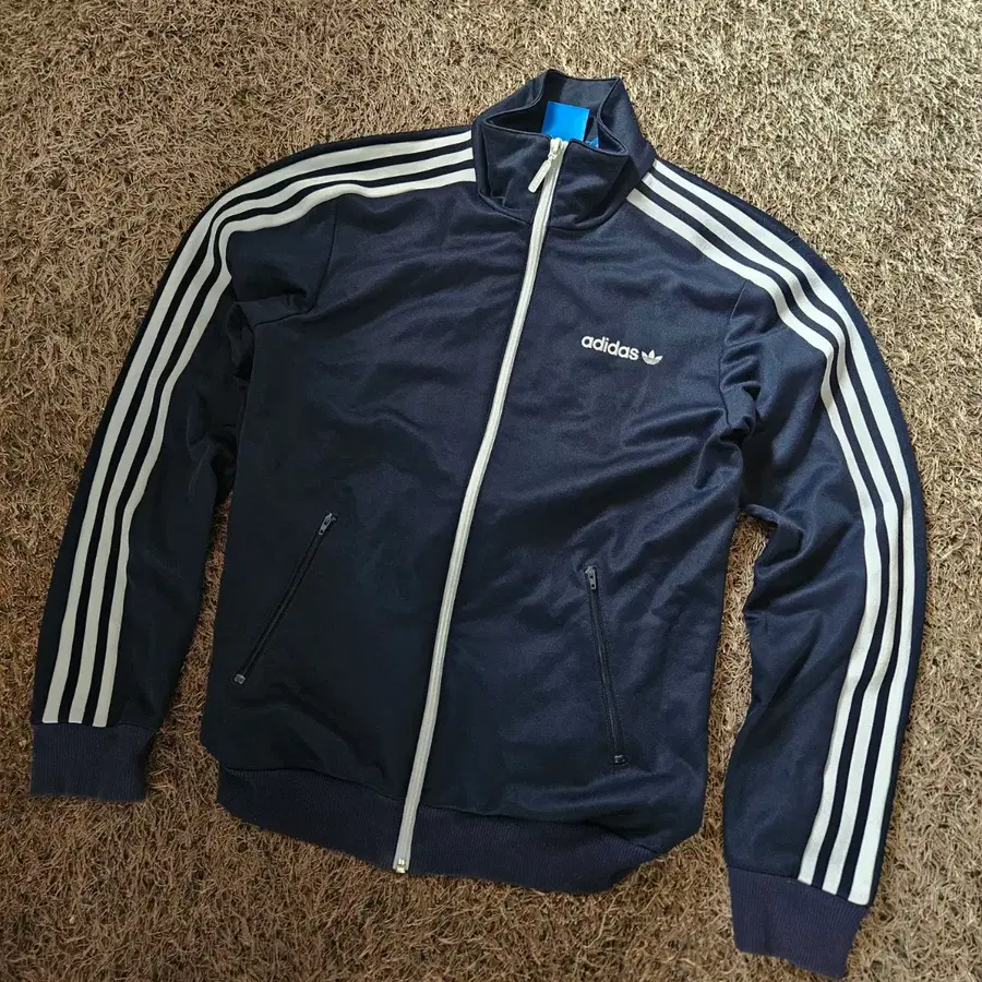 아디다스(Adidas) 베켄바우어 네이비 3선 트랙탑 저지