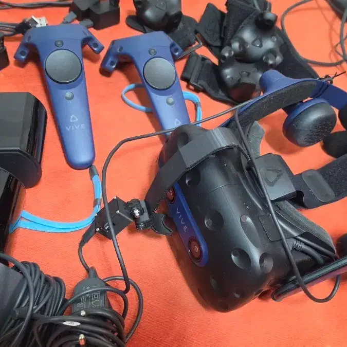 HTC Vive pro2 풀킷, 풀트래킹 3.0트래커,권뺌페이셜 포함