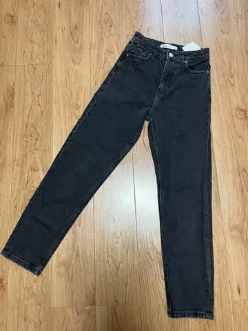 ZARA 블랙 데님 팬츠 EUR34 테이퍼드 MOM FIT