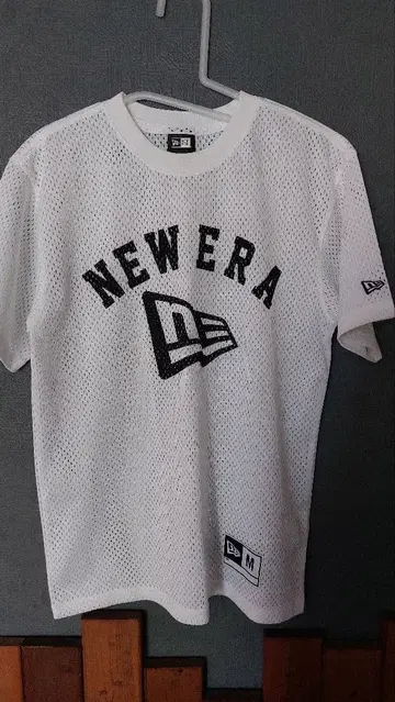 NEW ERA 메쉬 T셔츠 M 사이즈 화이트