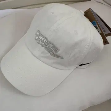 NIKEx BTS 콜라보 자수 캡 화이트 나이키 NIKE BY YOU