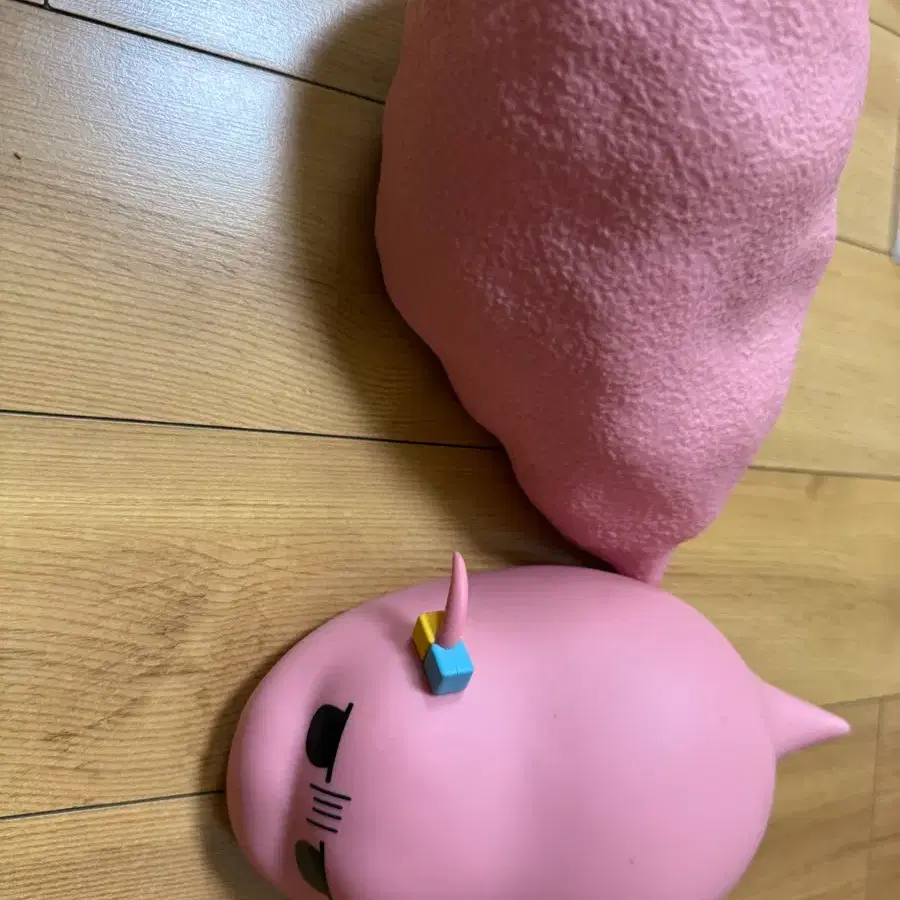봇치더락 피규어 및 슬로건