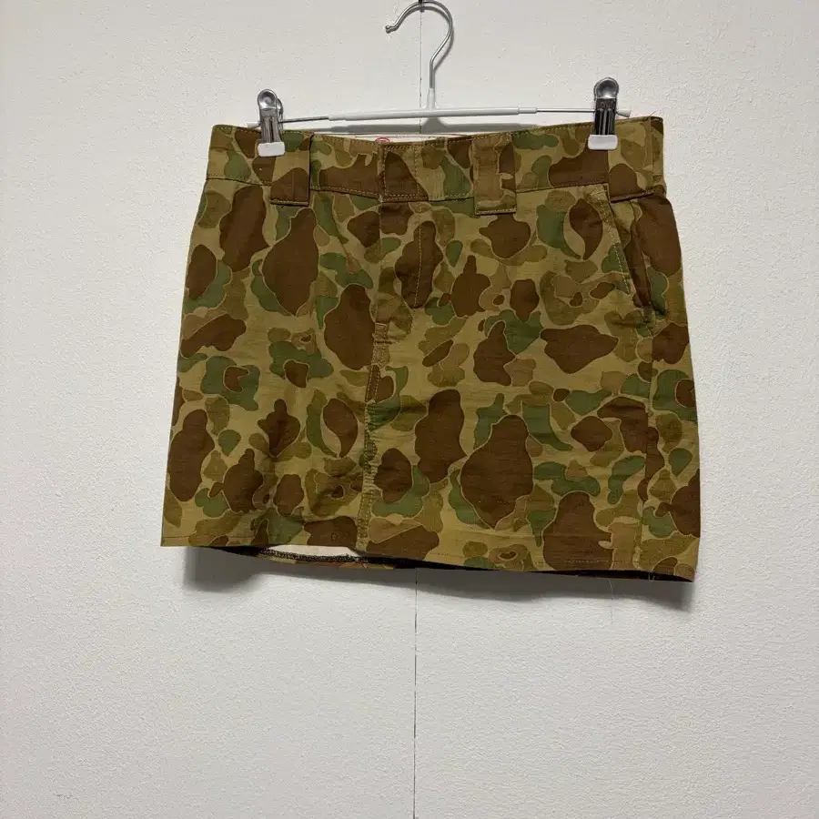 디키즈 카모플라쥬 패턴 미니스커트