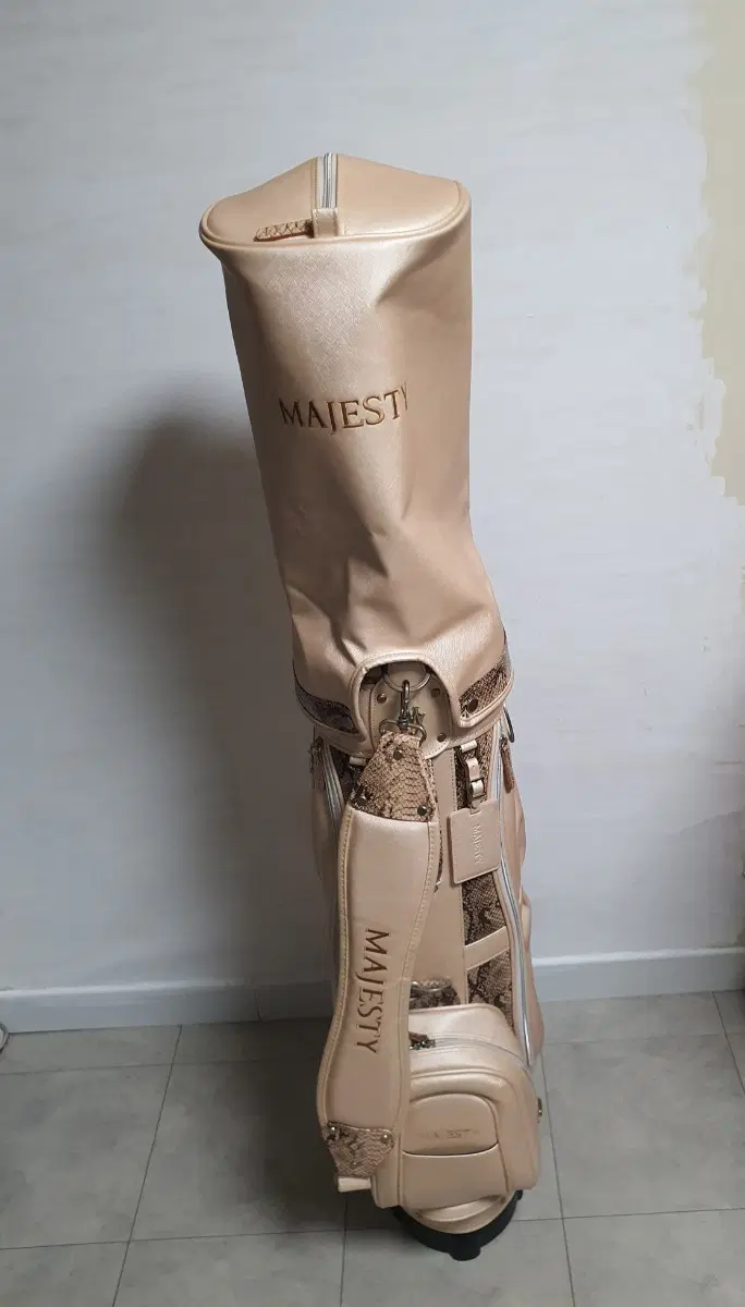 골프캐리어 머제스티 Majesty골프캐디백 휠골프백
