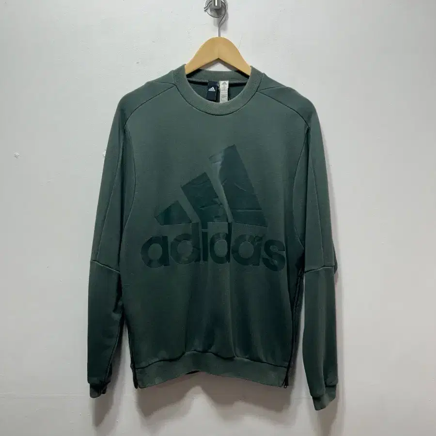 아디다스 맨투맨 그린 M 95사이즈