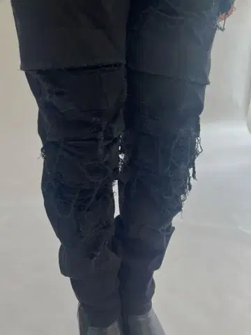 21FW Julius distressed denim