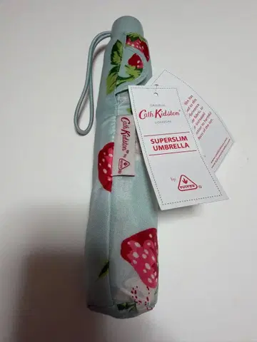 [ 미사용 ] Cath Kidston FULTON 접이식 우산 스트로베리
