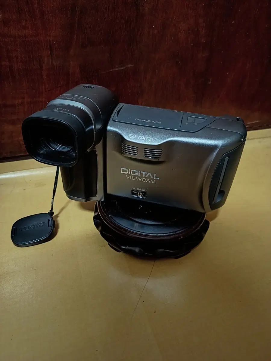 오래된 일제 비디오카메라