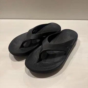 OOFOS 샌들