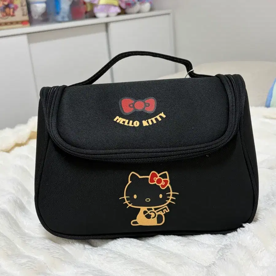 헬로키티 블랙파우치