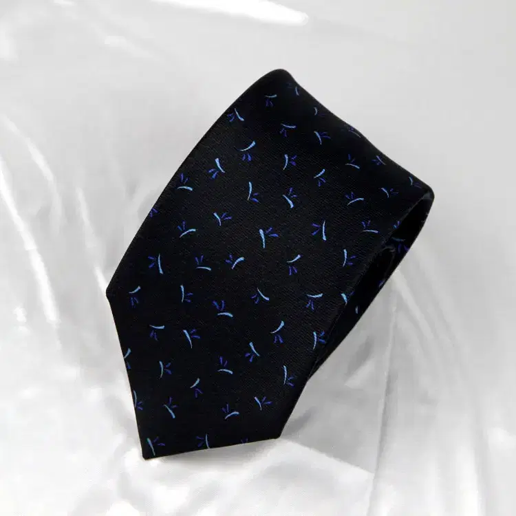 불가리 9.8cm A등급 세븐폴더 클래식 명품넥타이