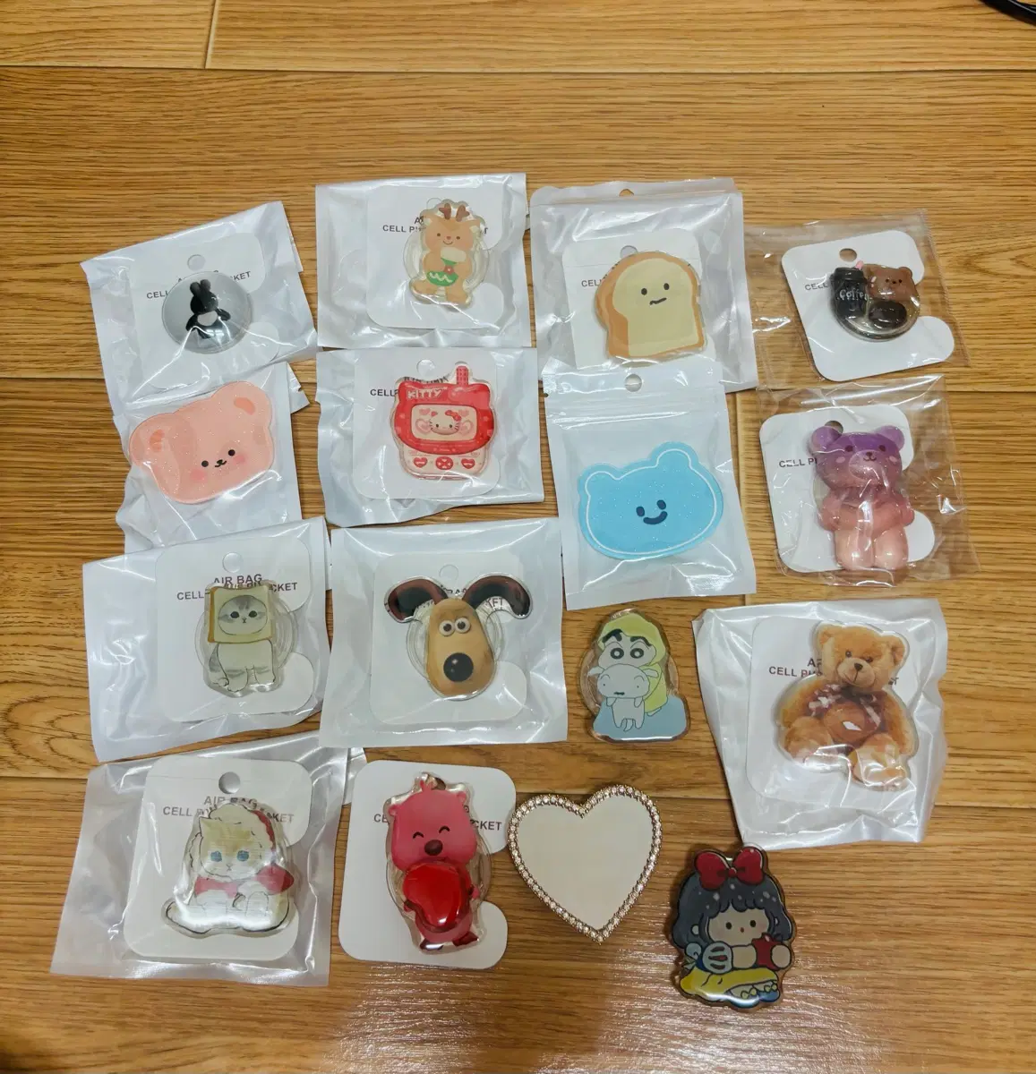 그립톡 많이사다놓고 보관만했습니다 한번도 사용안했습니다